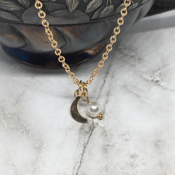 Luna Tiny Moon and Pearl Necklace Gold - Picture 2 of 4